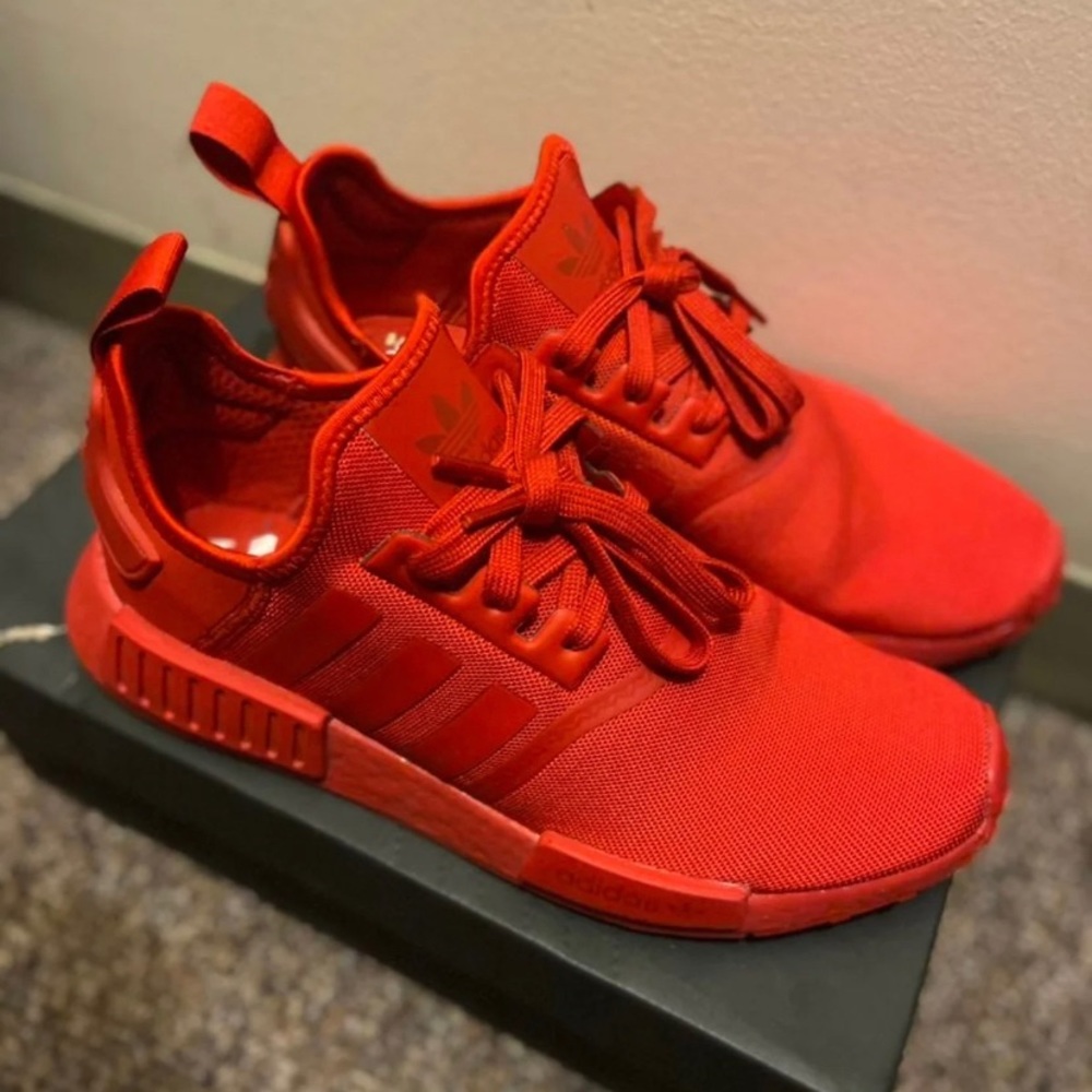 Adidas NMD R1 SCARLET